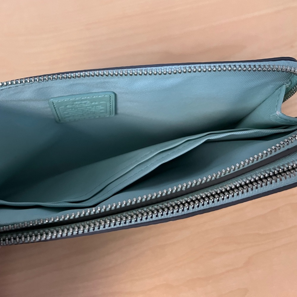 148: PreLoved Two Zippered Coach Light Green Leather Wristlet - Picture 9 of 14